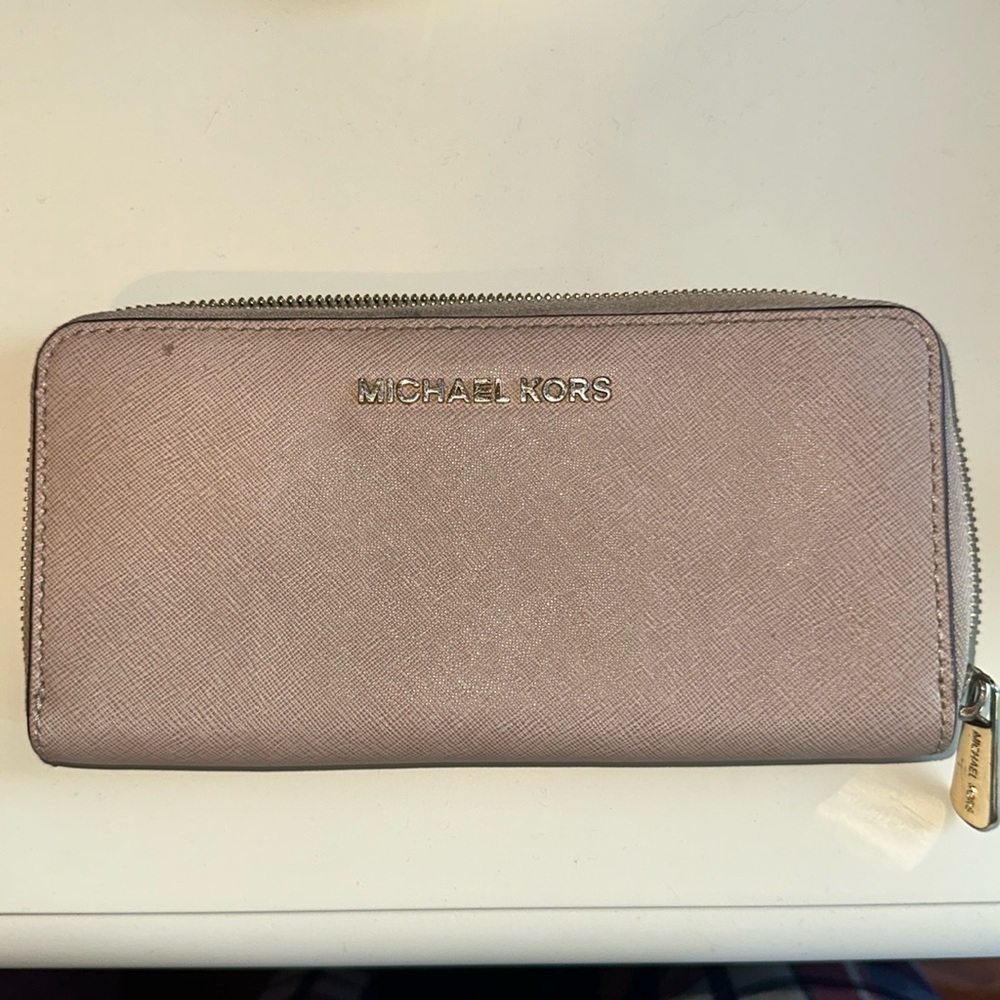 Michael Kors Jet Set Continental Wallet